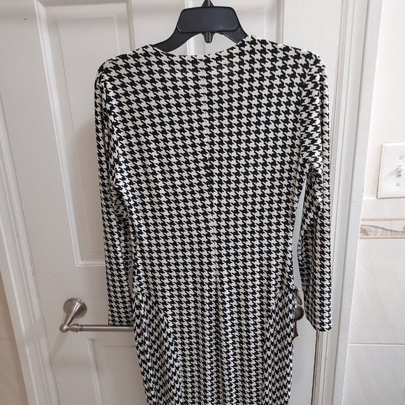 NORMA KAMALI Black White Check Long Sleeve Crew Fishtail Dress - Picture 8 of 8